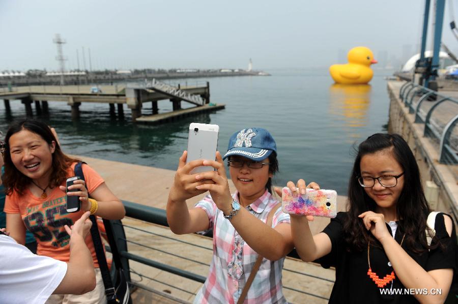  An art festival themed on the rubber duck will open here on Saturday. 