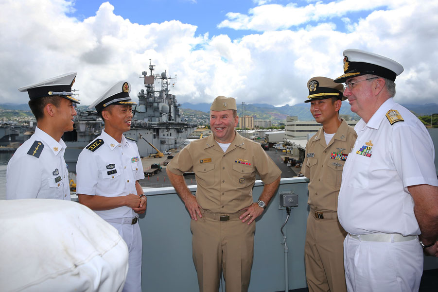 US admiral tours Chinese warship