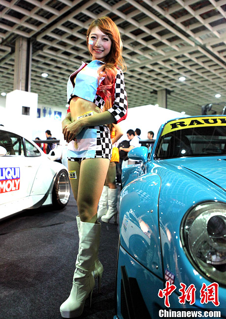 Models Shine At Taipei Auto Show 2014 Cn