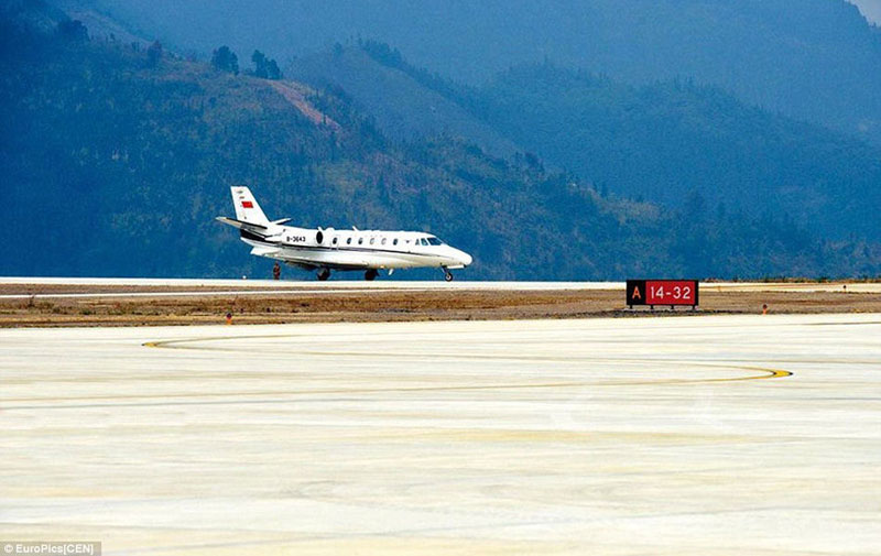 Photo taken on July 10 shows the Hechi Airport, which is 37 kilometers far away from the center of Hechi, a city in south China's Guangxi Zhuang Autonomous Region. [Photo: taihainet.com]