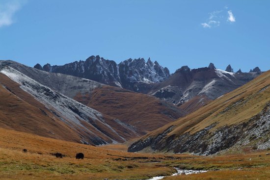 Gaduojuewu Snow Mountains, one of the 'Top 8 holy mountains in Tibet' by China.org.cn