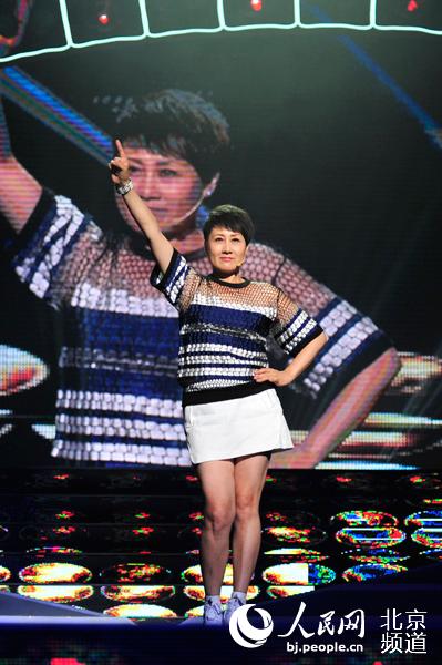 张凯丽现场大跳“小苹果”舞。人民网 沈宇波 摄