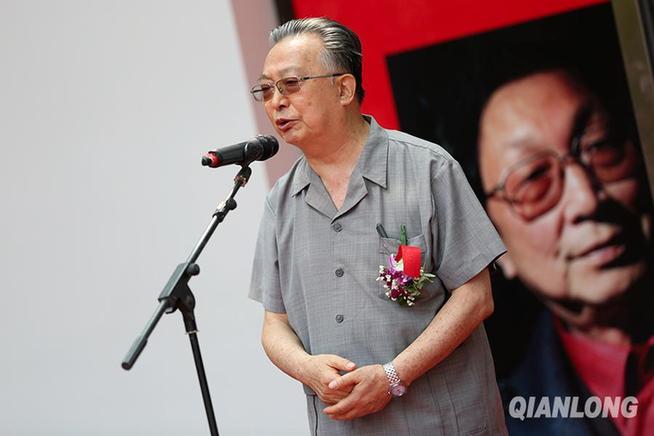 王振画展展示中西相融的艺术精品