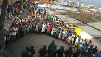 Liberia Police Fire On Protesters In Ebola Quarantine- China.org.cn