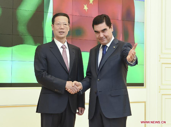 Chinese Vice Premier Zhang Gaoli (L) meets with Turkmenistan's President Gurbanguly Berdymukhamedov in Ashgabat, Turkmenistan, Aug. 27, 2014. 