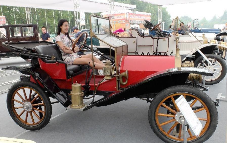 Vintage cars exhibition opens in Jinan - China.org.cn