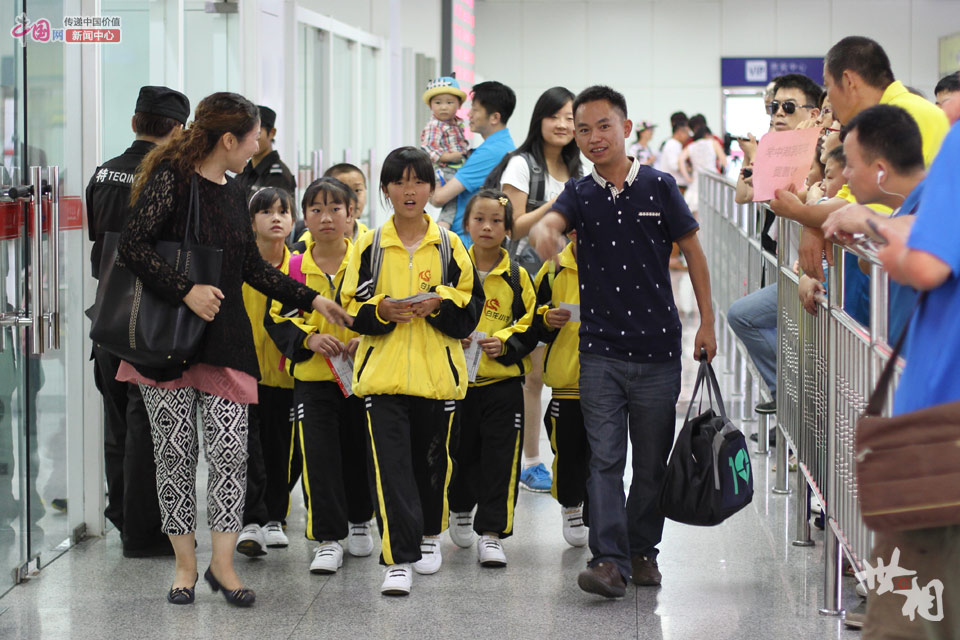 白龙村留守女童的北京七日