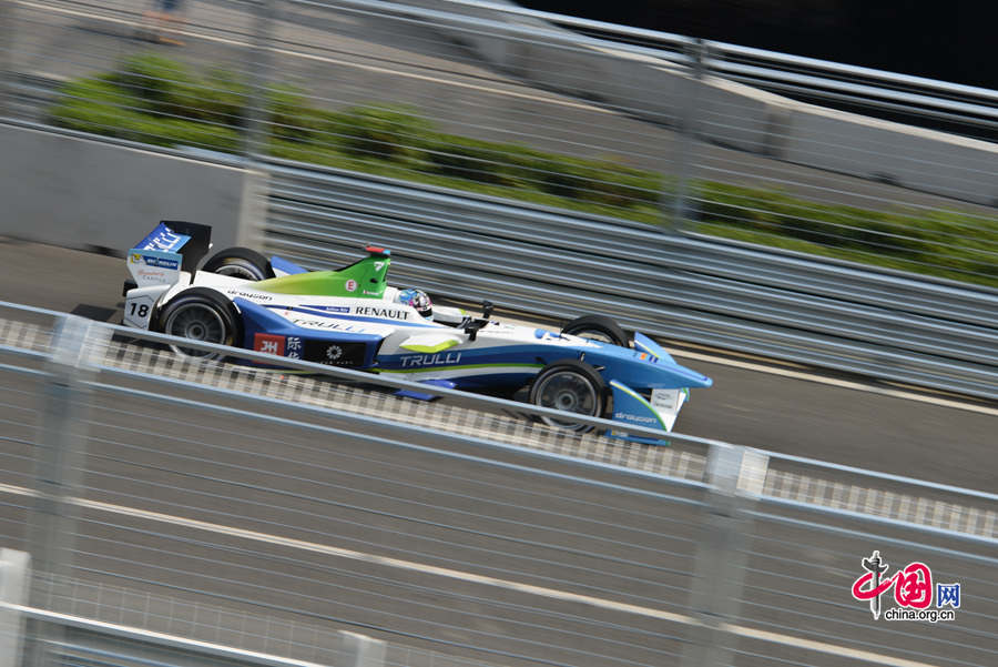 The FIA Formula E Championship, which is also referred to as the electric version of the Formula One (F1) race, holds its inaugural ePrix in Beijing on Saturday, Sept. 13, 2014. The annual Formula E Championship will feature 10 ePrix. The next race will be held in Malaysia in middle November of this year. [Photo by Chen Boyuan / China.org.cn]