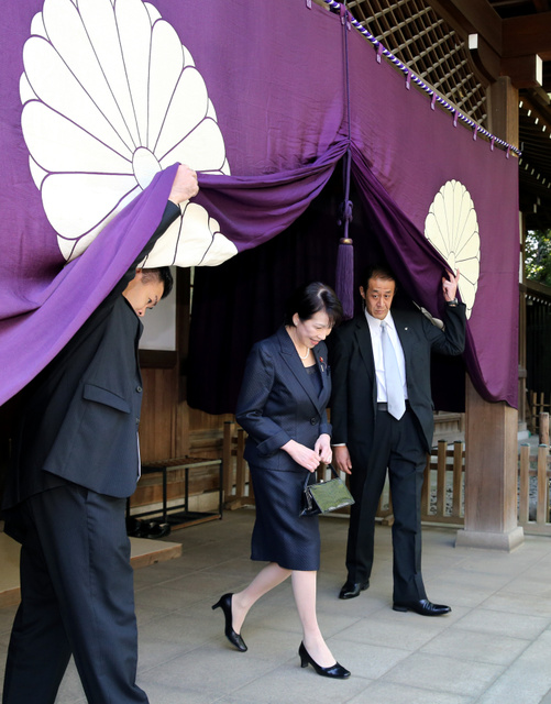 Japan's Internal Affairs Minister Sanae Takaichion on Saturday pays a visit to the notorious war-linked Yasukuni Shrine during its autumn festival. [Photo/Xinhua] 