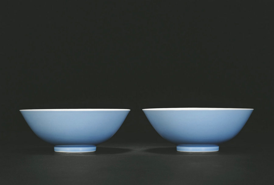 A pair of blue-glazed bowls from the Yongzheng period [english.cguardian.com]