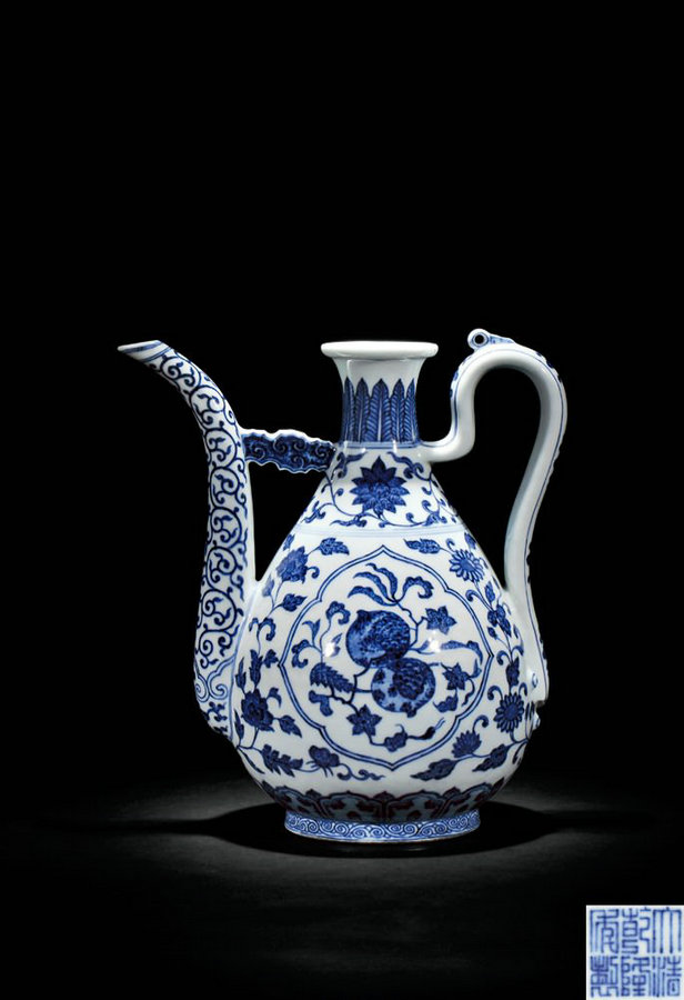 A Blue-and-White pot from the Qianlong period [english.cguardian.com]