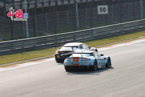 Racing teams compete in the Six Hours of Shanghai, the China competition of the FIA World Endurance Championship (WEC) on Sunday, Nov. 2, 2012. [Photo by Chen Boyuan / China.org.cn]