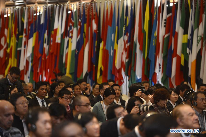 Delegates attend the closing ceremony of the World Internet Conference in Wuzhen, east China&apos;s Zhejiang Province, Nov. 21, 2014. The three-day conference concluded here on Friday.