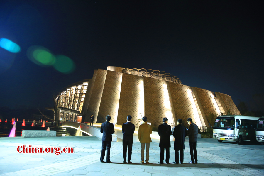 Wuzhen is a historic scenic town, part of Tongxiang, located in northern China's Zhejiang Province. The canals of Wuzhen have led to it being nicknamed the 'Venice of the East.' The picture shows the night view of Wuzhen. [Photo/China.org.cn by He Shan]