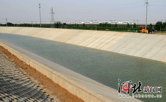 The south-north water diversion project will alleviate water shortage in Hebei and help promote sustainable development in local society and economy.