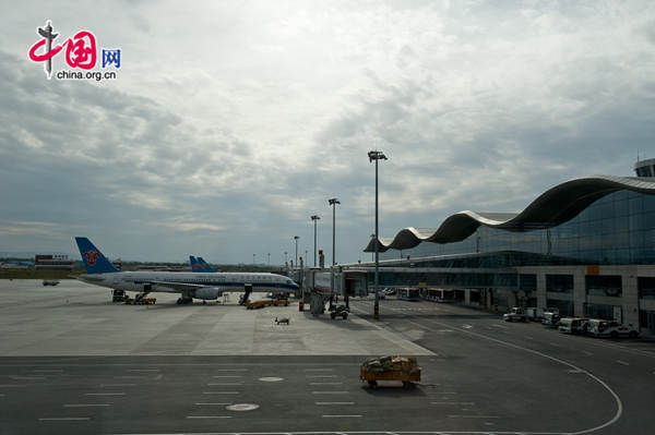 Urumqi Diwopu International Airport [File photo by Chen Boyuan / China.org.cn]