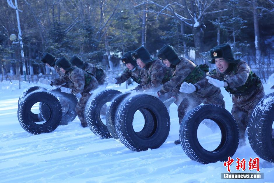 Soldiers garrisoning a fort in northeast China&apos;s Heilongjiang Province defy extreme coldness and conduct trainings at an undisclosed military camp on Saturday, Dec. 20. [Photo / CNS]