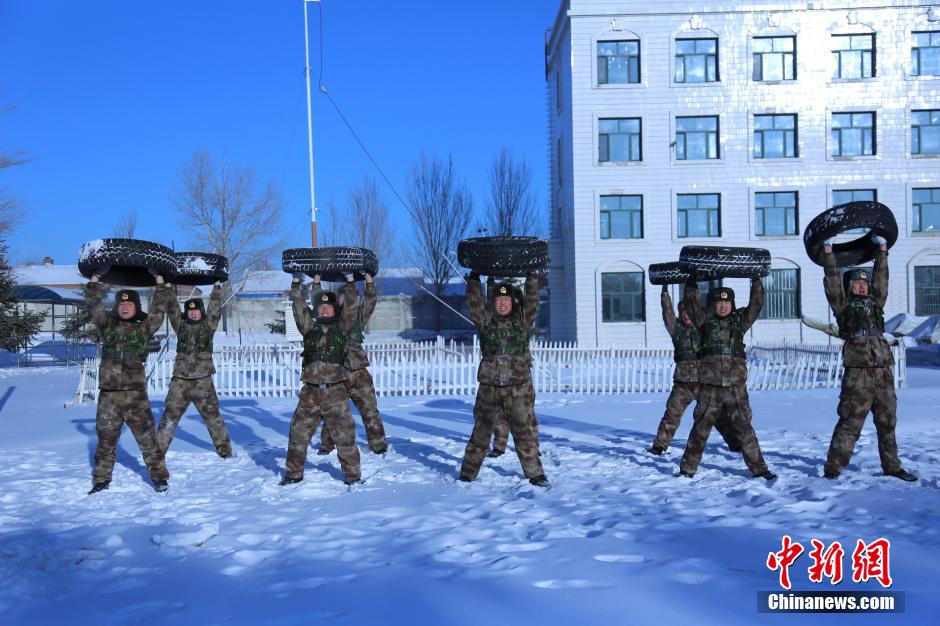 Soldiers garrisoning a fort in northeast China&apos;s Heilongjiang Province defy extreme coldness and conduct trainings at an undisclosed military camp on Saturday, Dec. 20. [Photo / CNS]