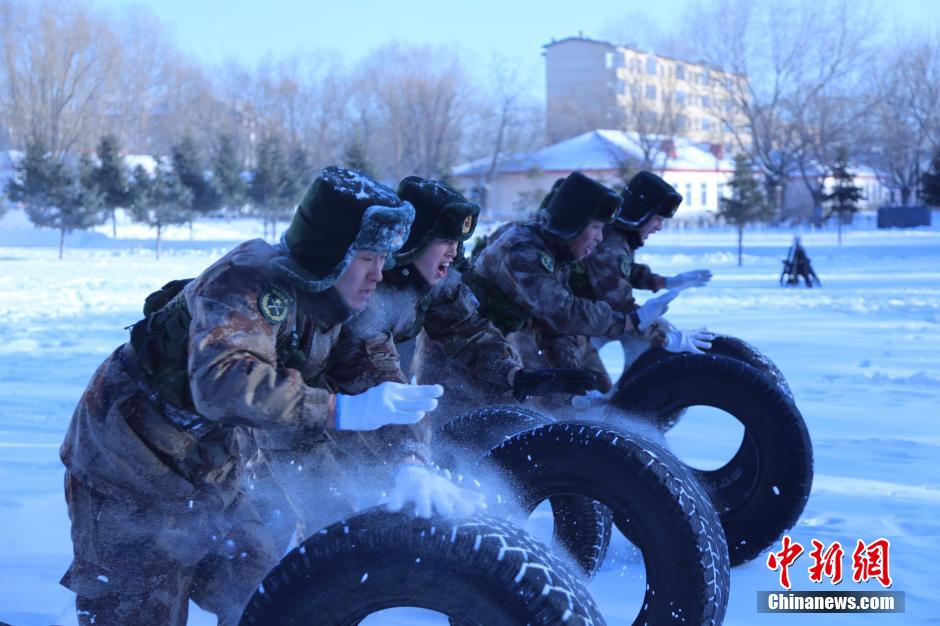 Soldiers garrisoning a fort in northeast China&apos;s Heilongjiang Province defy extreme coldness and conduct trainings at an undisclosed military camp on Saturday, Dec. 20. [Photo / CNS]