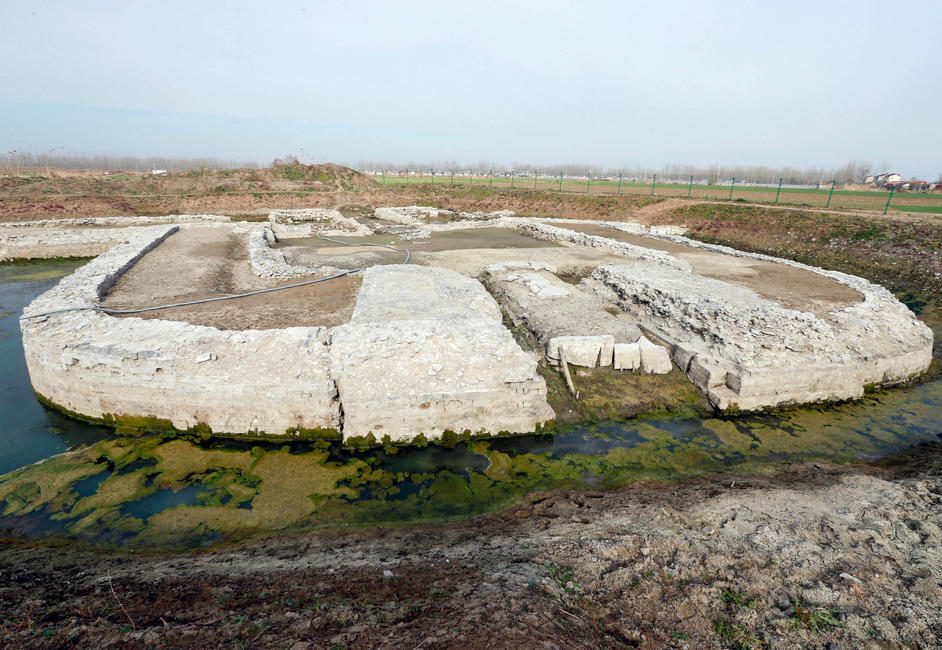 Chinese Archaeologists have completed excavating the site of the ancient city of Sizhou in Xuyi county in East China's Jiangsu province.