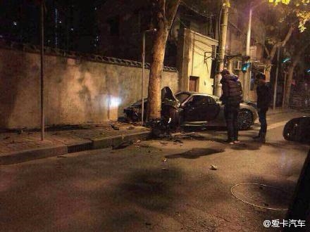 A Porsche 918 Spyder crashed in Shanghai on Dec 18 attracted a lot of attention.