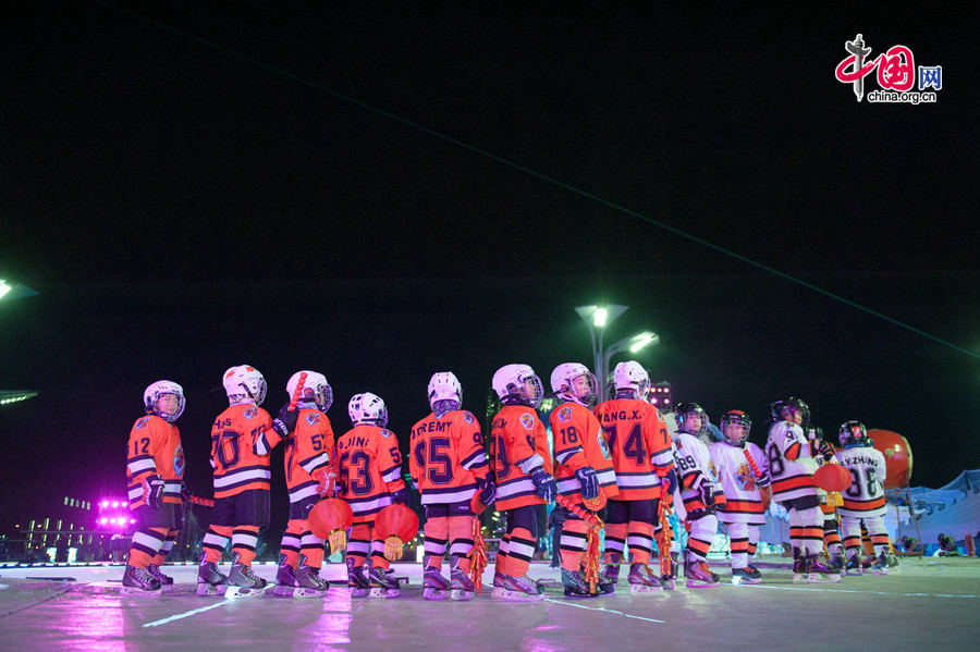 The New Year celebration 'Countdown to 2015' holds its last rehearsal at Beijing's Olympic Park, where the national symbols of the Bird's Nest stadium and the Water Cube National Aquatics Center are located, on Tuesday, Dec. 30, 2014. The ceremony also features the Chinese capital's bidding for the 2022 Winter Olympics. [Photo by Chen Boyuan / China.org.cn]