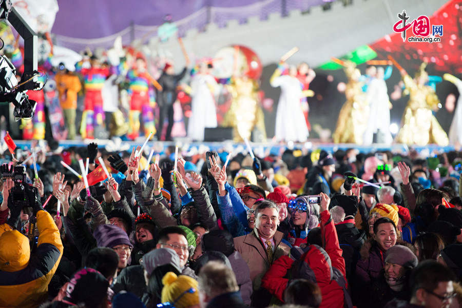 Beijing puts an a grand New Year ceremony &apos;Countdown to 2015&apos; on the night of Dec. 31, 2014 at the Olympic Park, the place that hosts the National Stadium &apos;the Bird&apos;s Nest&apos; and the National Aquatics Center &apos;the Water Cube.&apos; The New Year celebration is also a warm-up of the city&apos;s bidding of the 2022 Winter Olympic Games. [Photo by Chen Boyuan / China.org.cn]