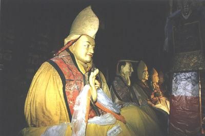 Two former residences of the sixth Dalai Lama Tsangyang Gyatso have been discovered in Tibet, greatly enhancing the study of life of the legendary monk.[File photo] 