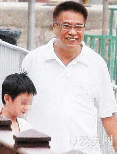吴孟达父子年龄差：52岁 