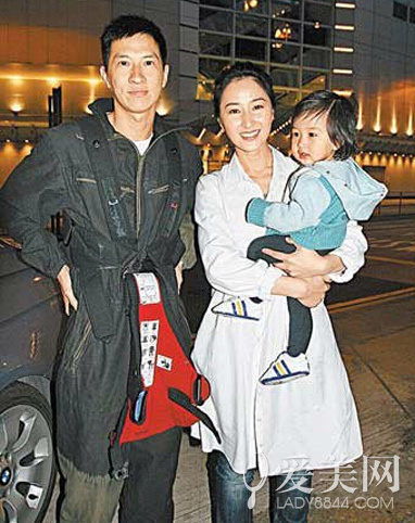 关咏荷母女年龄差：42岁 