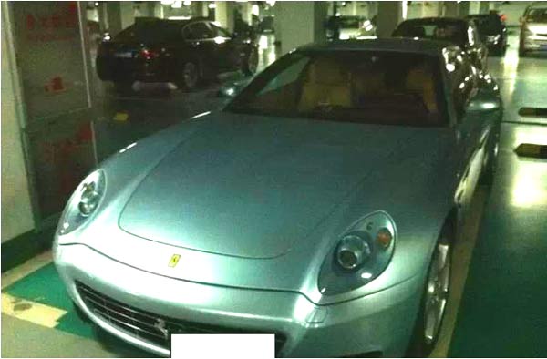 A Ferrari is parked in the garage. [Photo/gmw.cn] 