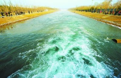 A tunnel carrying some of the water diverted from the Yangtze River in the south to slake Beijing's perennial thirst in the north will soon be completed.