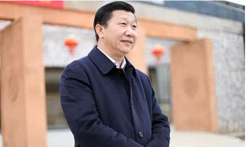 Li Junhua, chairman of the board of the Dao Yuan holiday resort in Jiangxi Province, southeast China, became famous overnight because of his appearance: he looks almost exactly like Chinese President Xi Jinping.