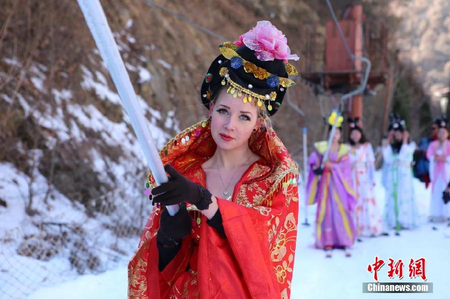 Girls Ski In Ancient Chinese Costumes Cn