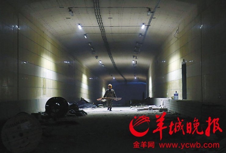 　广州新建洲头咀隧道出口现“圈中楼”，图为该处一条待开通隧道。