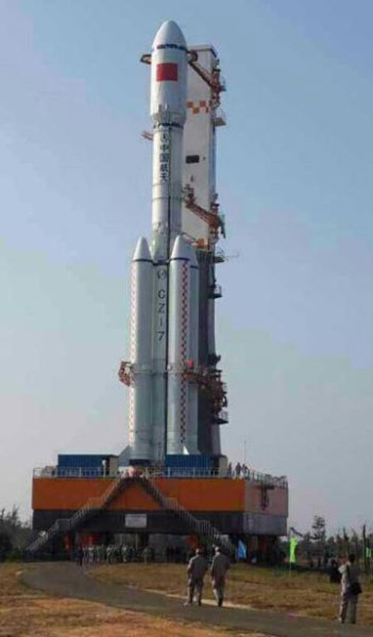 Long March-7 carrier rocket at the launch site in city of Wenchang, Hainan Province, Tuesday, January 27, 2015. [Photo: Sina.com.cn] 