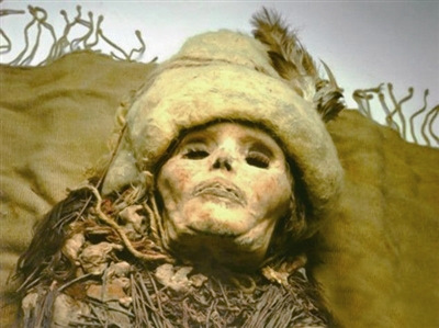 A 3,500-year-old perforated female skull has been discovered at the Xiaohe tomb complex, which contained the largest number of mummies to have been found in the world, in northwest China's Xinjiang Uygur Autonomous Region.