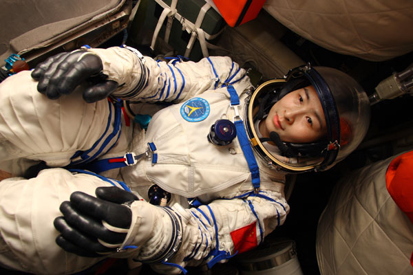 Astronaut Liu Yang during training on Friday at the Jiuquan Satellite Launch Center before she became the country's first female astronaut entering space on the Shenzhou IX spacecraft on Saturday. Qin Xianan / for China Daily 