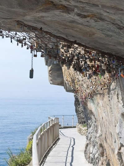 Cinque Terre, one of the 'Top 10 places in the world to leave a love lock' by China.org.cn