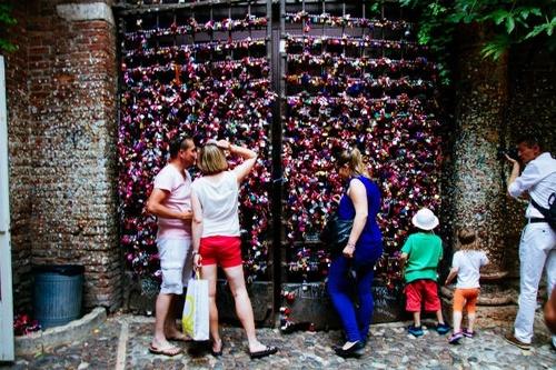 Verona, one of the 'Top 10 places in the world to leave a love lock' by China.org.cn