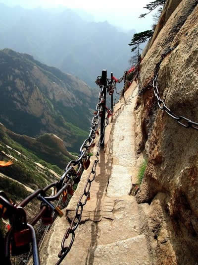 Huashan Mountain, one of the 'Top 10 places in the world to leave a love lock' by China.org.cn