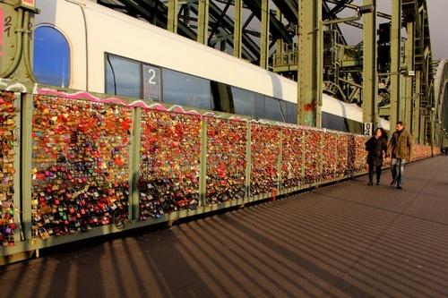 Köln, one of the 'Top 10 places in the world to leave a love lock' by China.org.cn