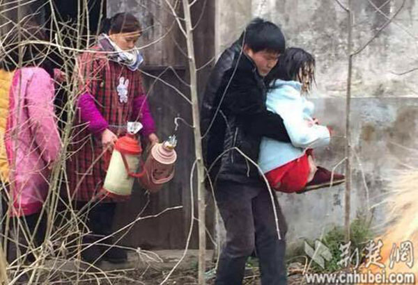 The woman could barely walk when rescued. [Photo/cnhubei.com]