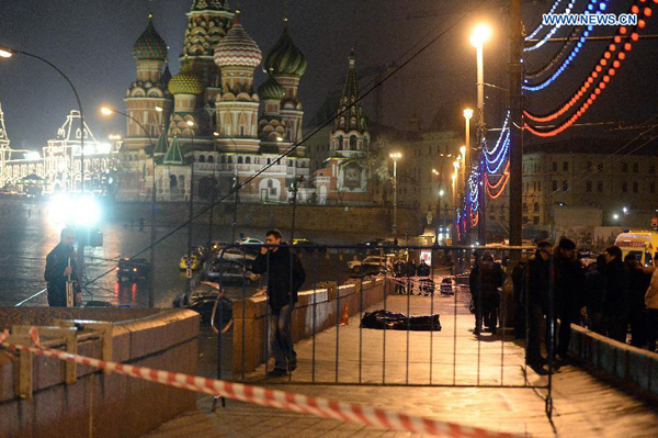 Photo taken on Feb. 28 (local time), 2015 shows the shooting site where Russian opposition leader Boris Nemtsov was killed in Moscow, Russia. Russian opposition leader Boris Nemtsov was shot and killed near the city center, Tass News Agency quoted government officials as saying. [Photo/Xinhua] 