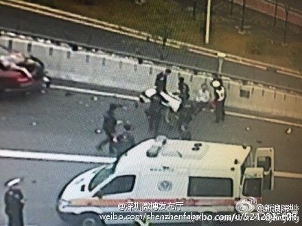 At 3:32 p.m., a red sedan ran over several pedestrians near Terminal 3 of the airport, killing five on the scene and injuring 27 others, local police said on its verified microblog.[Photo/weibo.com]