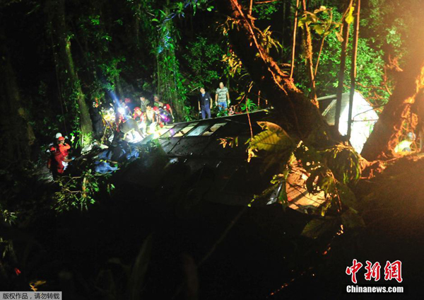 At least 43 people possibly died and several others were wounded after a tourist bus plunged 400 meters into a ravine in Santa Catarina province in southern Brazil Saturday afternoon. [Photo/Chinanews.com]