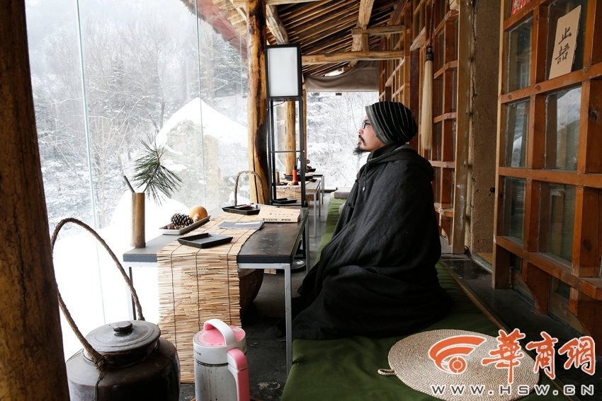 Millionaire retreats to mountain to meditate
