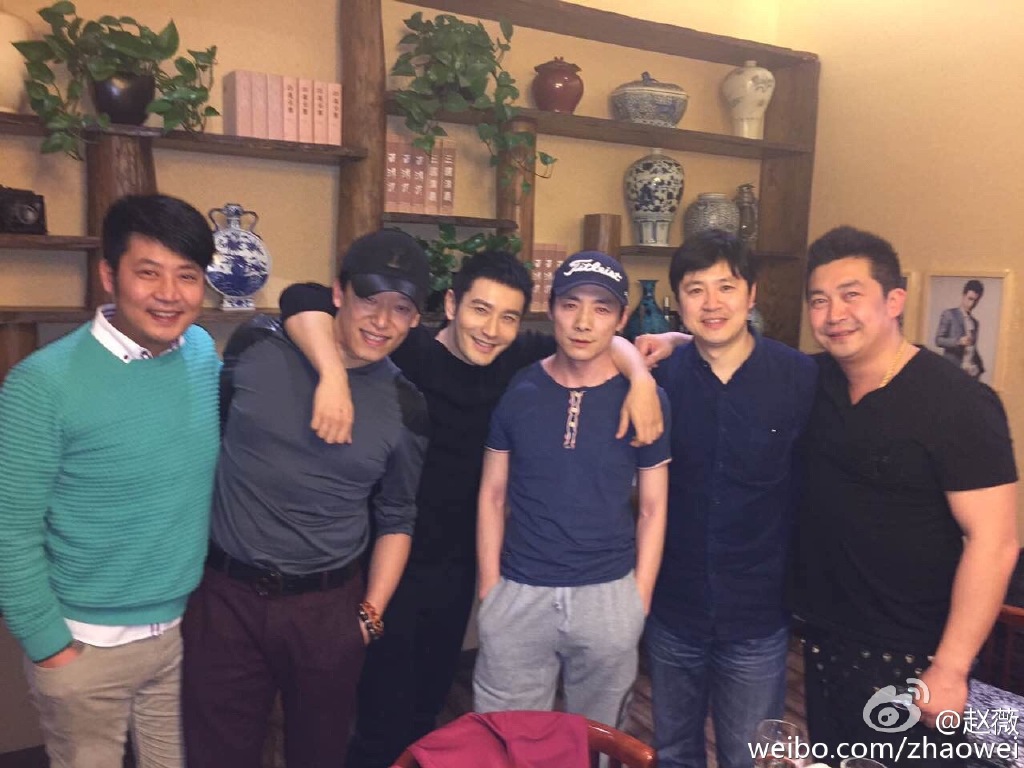 黄晓明祖锋参加北影96班同学会赵薇缺席