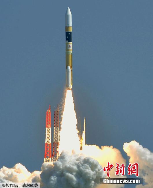 Japan on Thursday launched an information-gathering satellite (IGS) with an optical reconnaissance payload on an H-2A rocket, the country's second launch this year. [Photo/Chinanews.com]