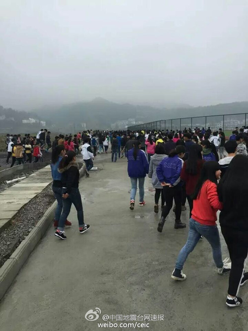 A 5.5-magnitude quake hits Jianhe county in southwest China's Guizhou province on March 30, 2015. [Photo: weibo.com/ceic] 